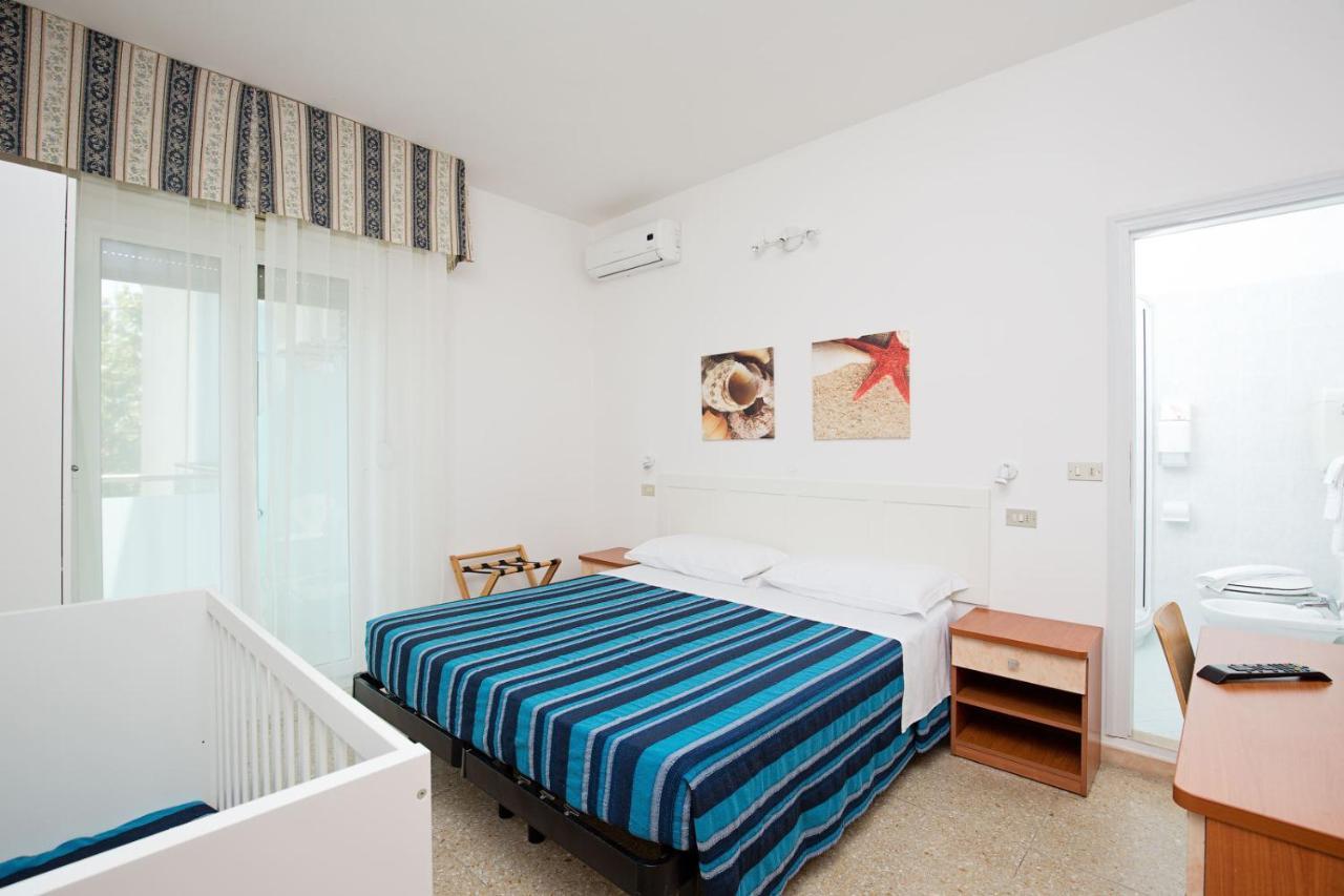Hotel Helios Riccione Kültér fotó