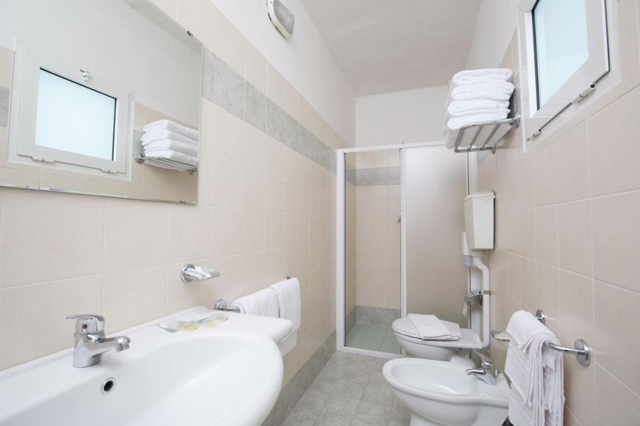 Hotel Helios Riccione Kültér fotó