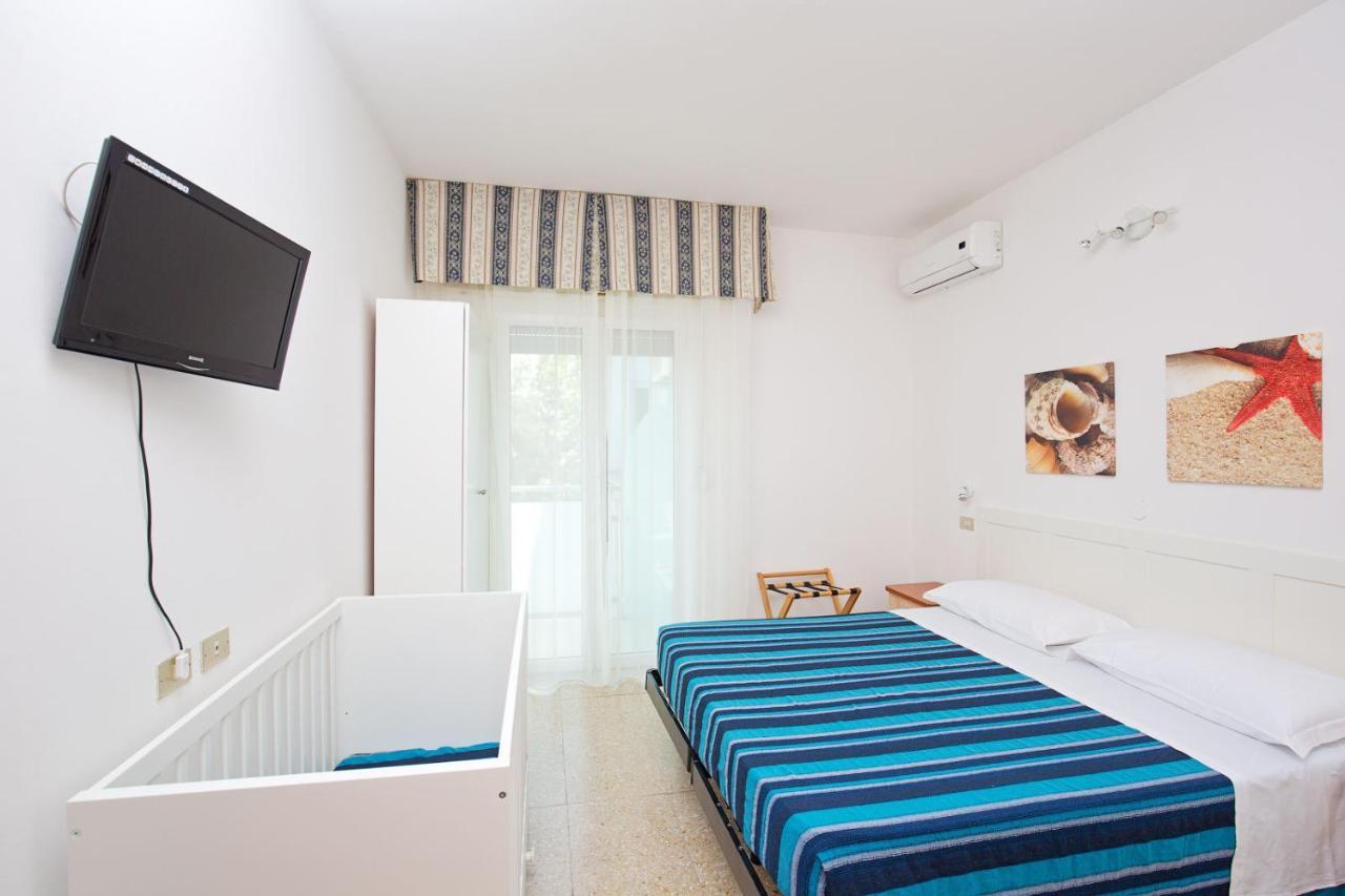 Hotel Helios Riccione Kültér fotó