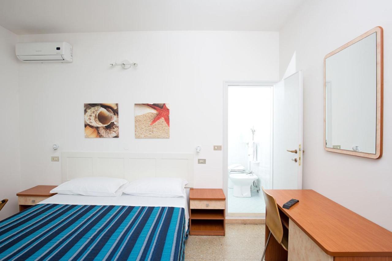 Hotel Helios Riccione Kültér fotó
