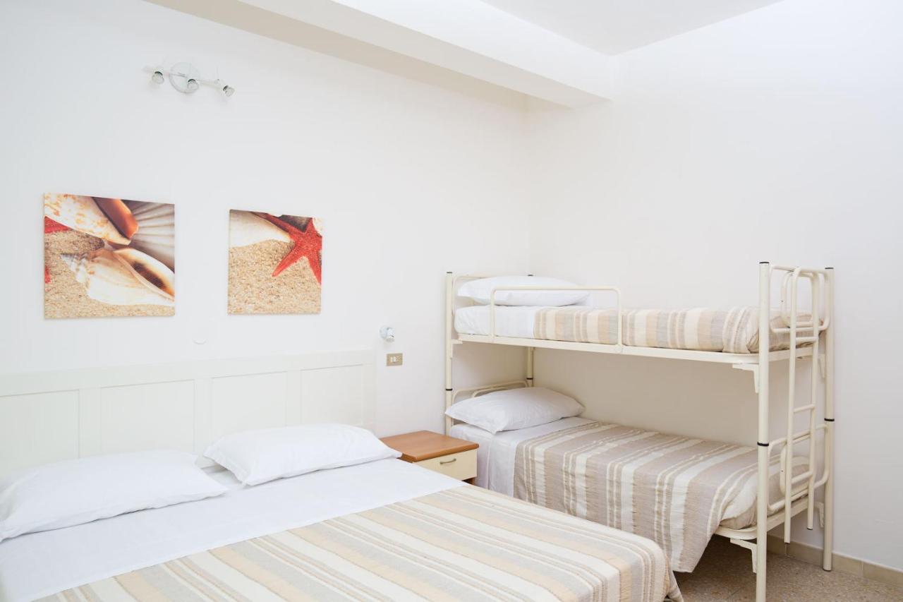 Hotel Helios Riccione Kültér fotó